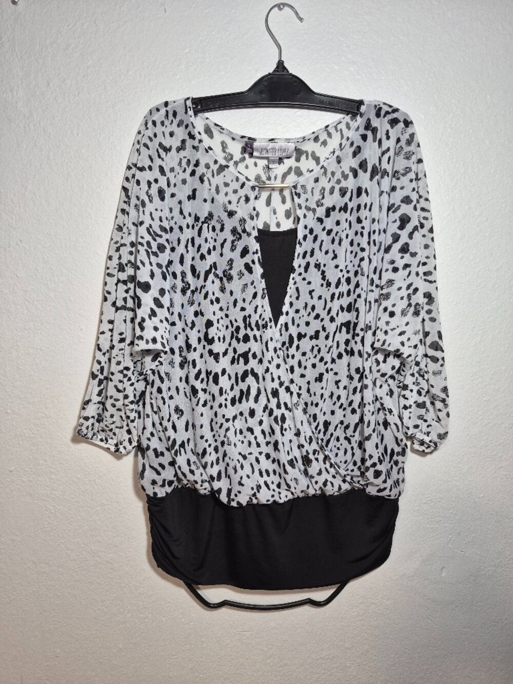 Jennifer Lopez Women Blouse Size M Leopard Print White Black Sheer Slit Front